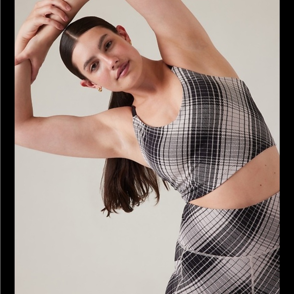 Athleta Elation V-Neck Longline Bra A-C. White Plaid Texture. Size small